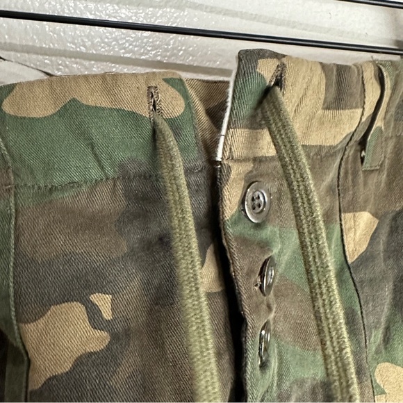 MNML Camo Shorts Size XXL - Picture 4 of 9